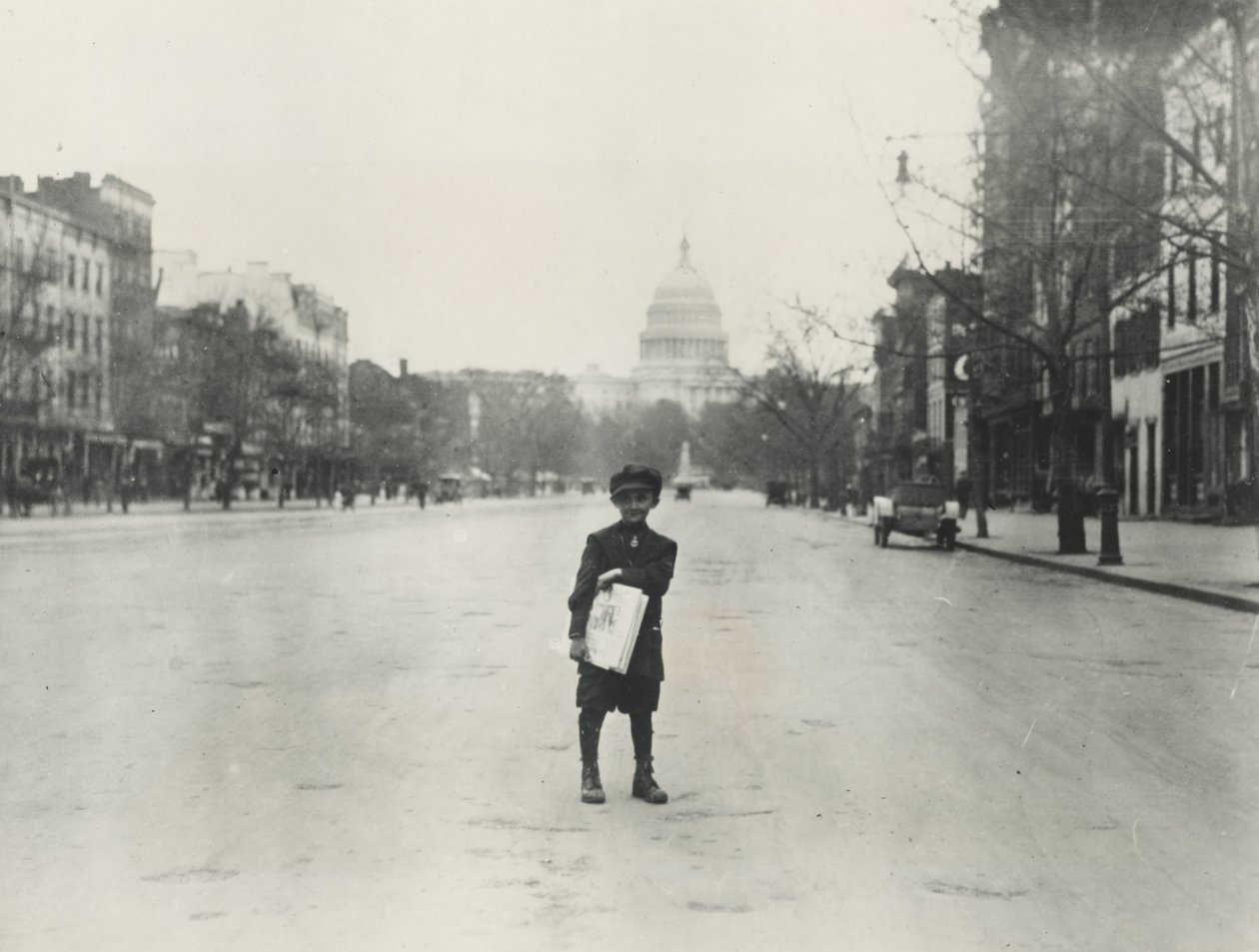 Az objektum feliratából származó cím: „Olvasson el mindent róla!” alkotó: Lewis Wickes Hine