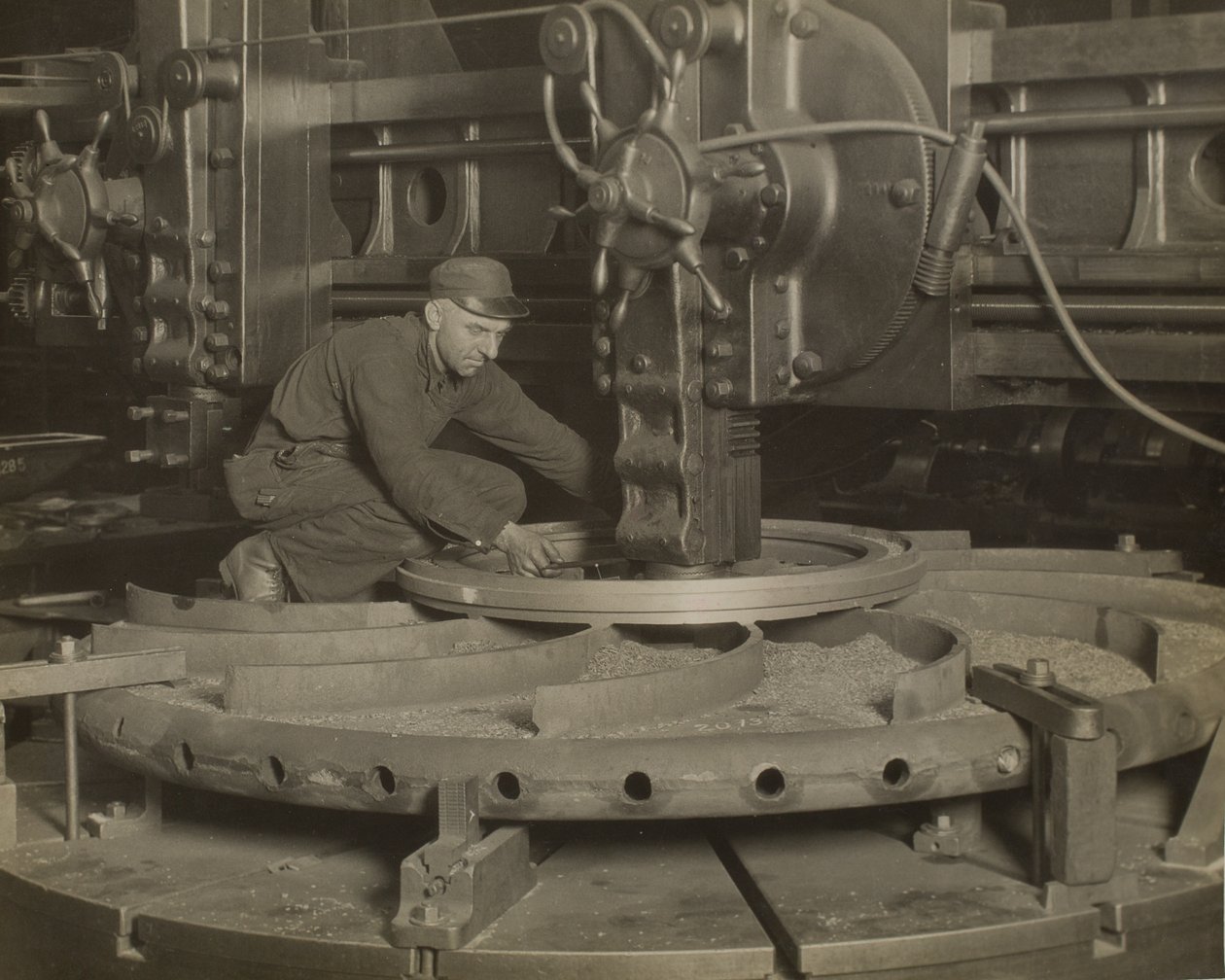 Munkás a csiszológépnél alkotó: Lewis Wickes Hine