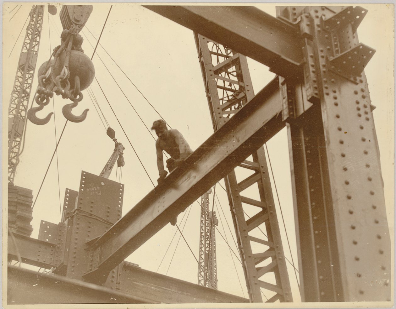 Dolgozók az Empire State Buildingen, 1930 körül alkotó: Lewis Wickes Hine