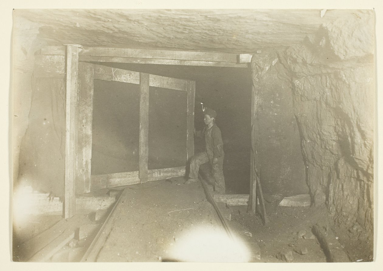 Fiatal trapper fiú a nyugat-virginiai szénbányában) alkotó: Lewis Wickes Hine