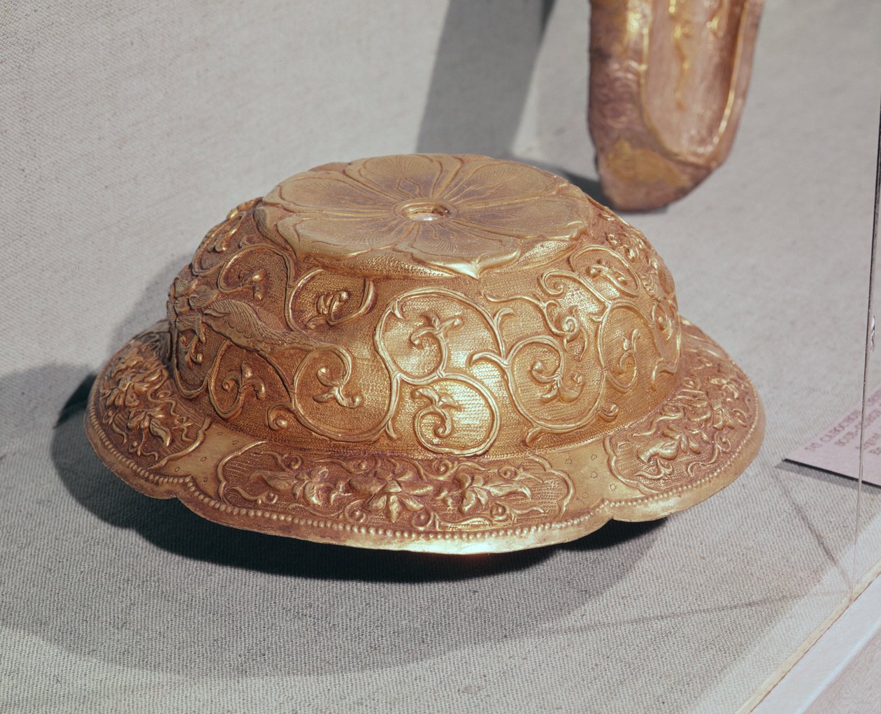 Dísz lóhámból, i.sz. 959 körül (aranyozott ezüst) alkotó: Liao Dynasty Chinese School