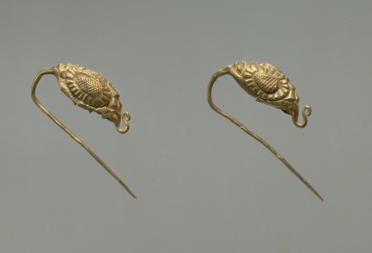 Arany fülbevaló pár, Liao-dinasztia, 10-11.század alkotó: Liao Dynasty Chinese School