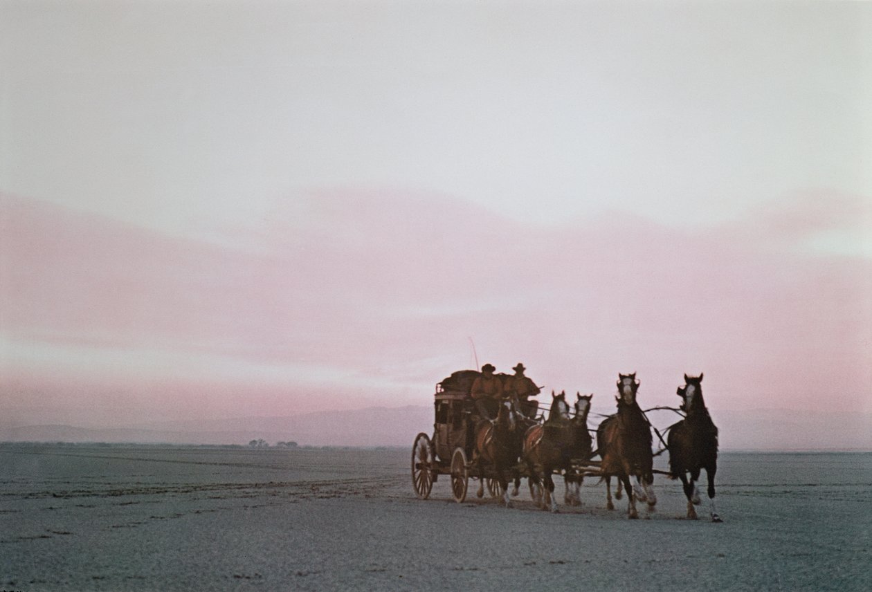 Wells Fargo postakocsi egy modern reklámpályán a Western Plains-on (fotó) alkotó: Unbekannt Unbekannt