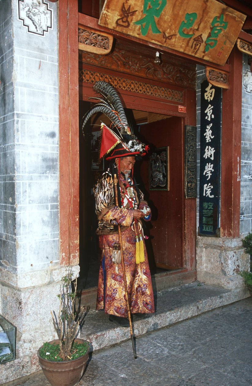 Kína, Yunnan, l i szósz, tele hagyományos NA Xi jelmezben alkotó: Unbekannt Unbekannt