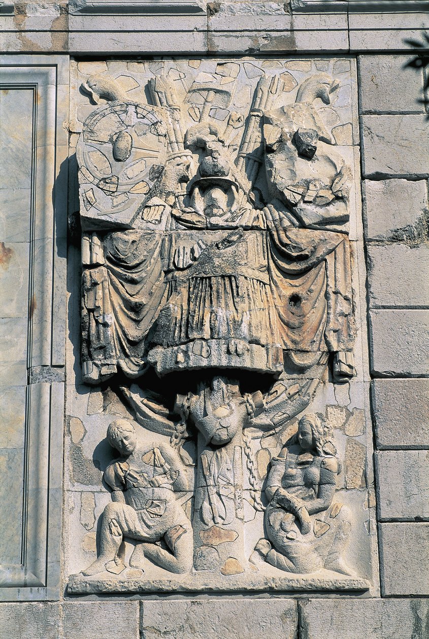 Közeli kép a falon lévő szobrokról, Trophee Des Alpes, La Turbie, Provence-Alpes-Cote D