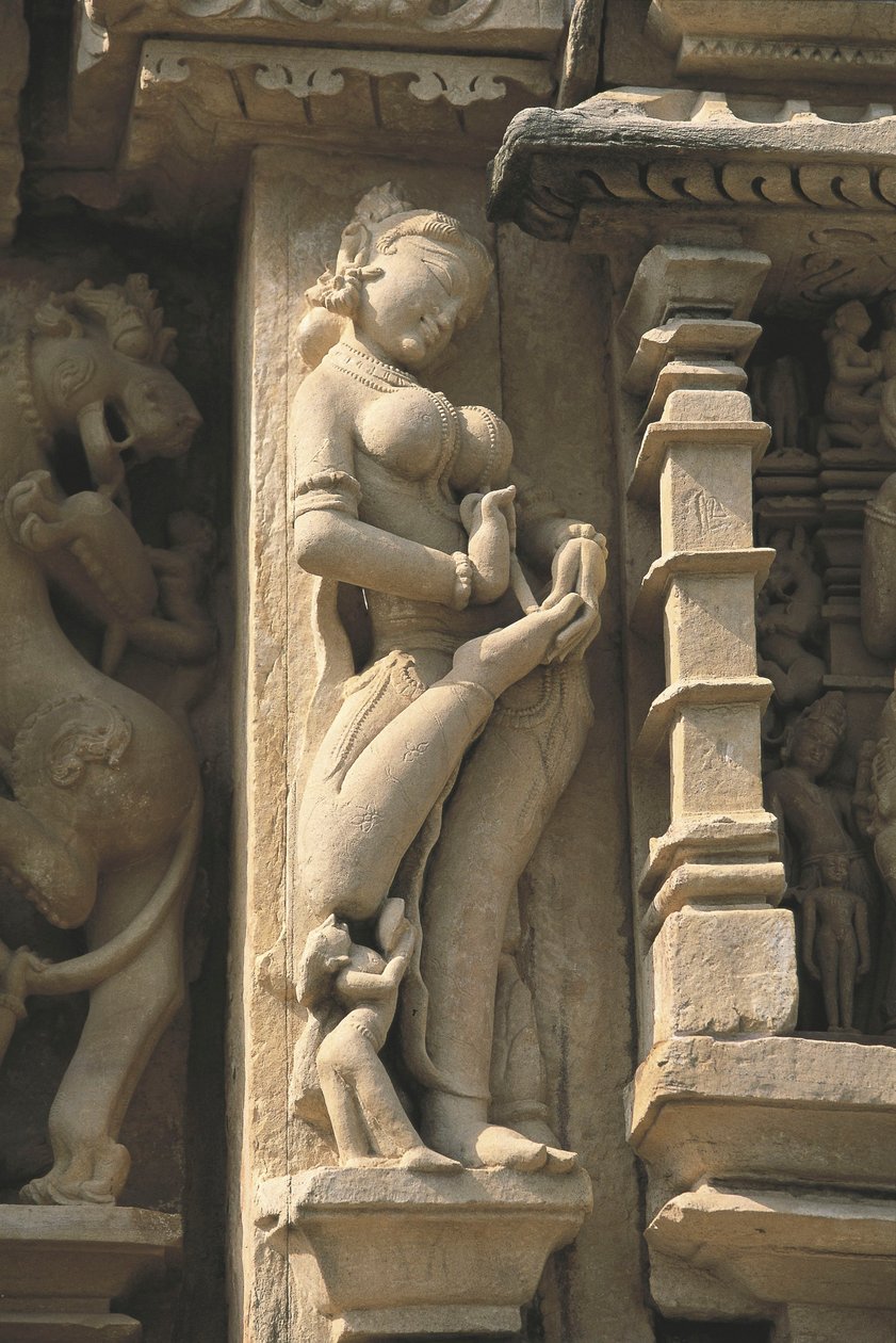 Surasundarit (mennyei szépséget) ábrázoló dombormű, Parshvanatha templom, Khajuraho műemlékcsoport (UNESCO világörökségi lista) alkotó: Unbekannt Unbekannt