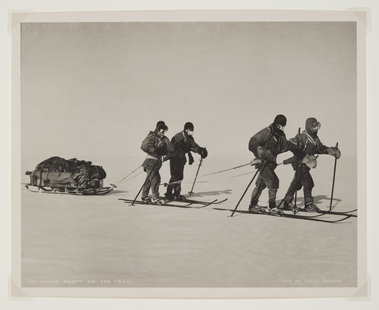 The Polar Party on the Trail (bromid minta) alkotó: Lieutenant Henry Robertson Bowers