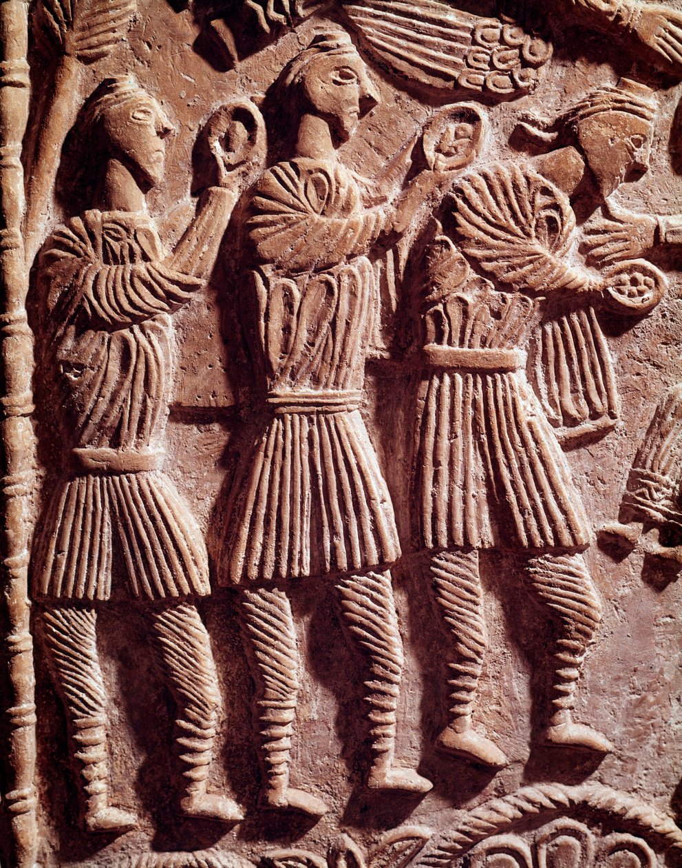 Lombard művészet: bölcs királyok, alacsony dombormű Rachis herceg oltáráról - Szobrászat, Lombard művészet, 737-744 - Cividale del Friuli, Chretien Múzeum, a katedrális kincse alkotó: Lombard School