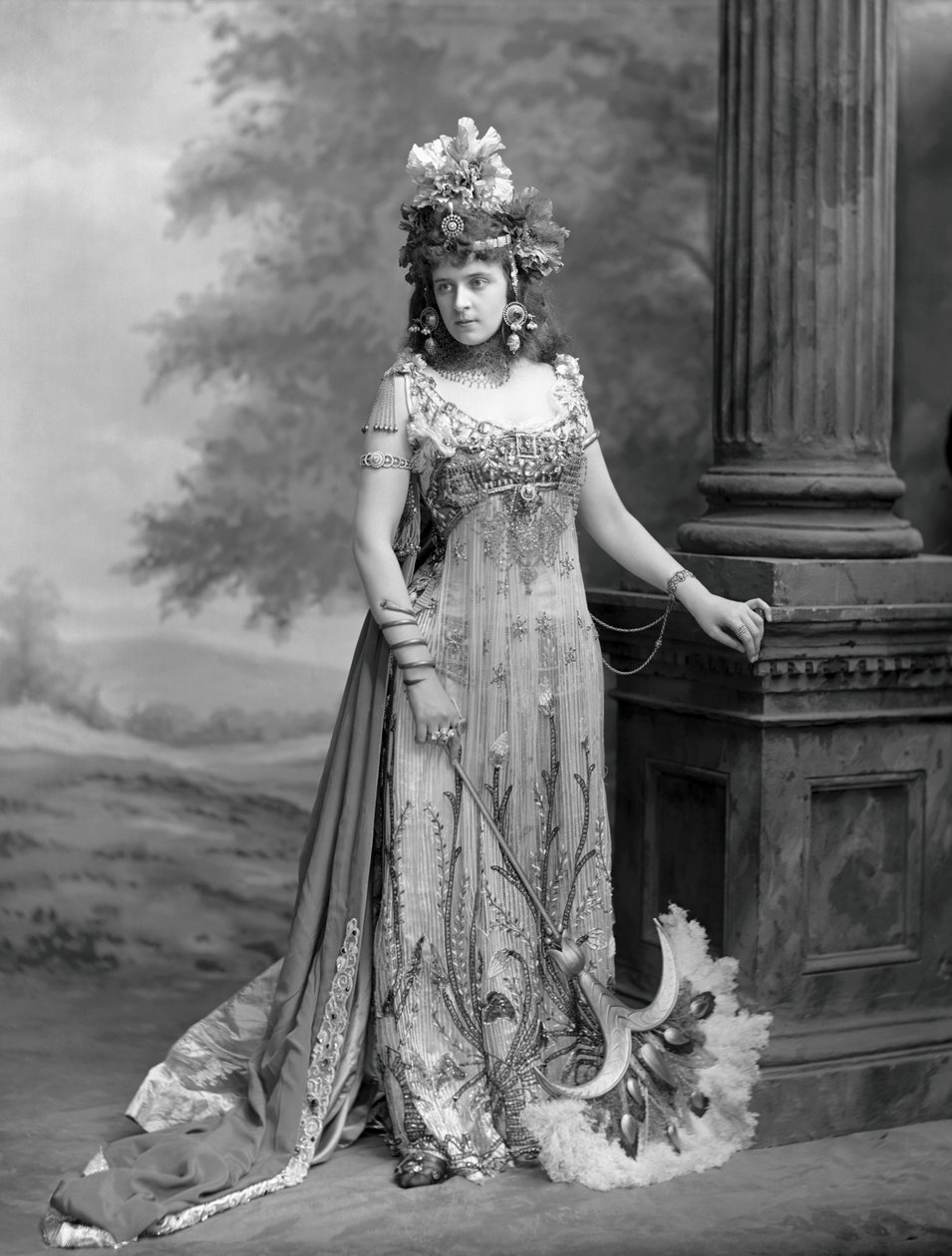 Mrs. Algernon Bourke 1870-1967, szül.: Guendoline Irene Emily Sloane-Stanley..., 1897. alkotó: London . Photo studio Lafayette