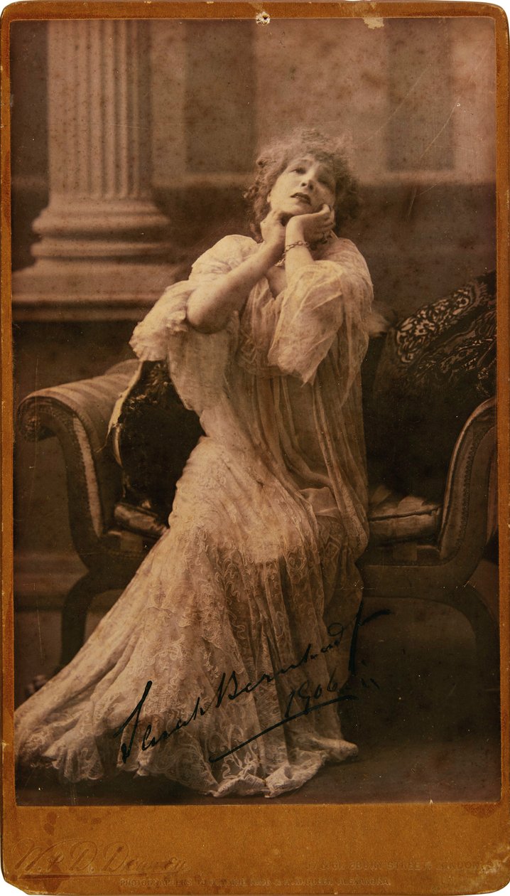 Sarah Bernhardt portréja 1844-1923, 1906. alkotó: London . Photo studio W. and
