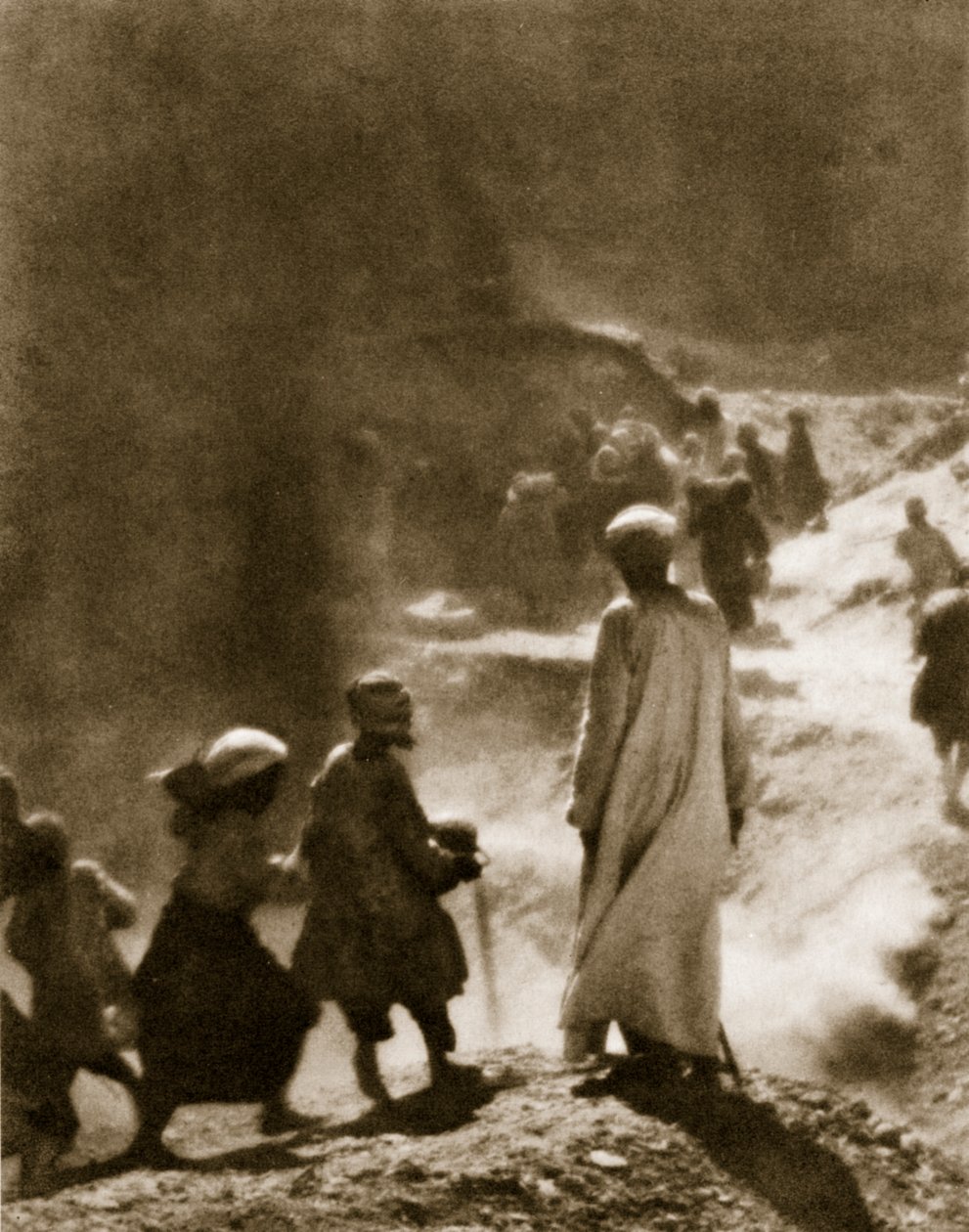 Tutanhamon sírjánál, 1916 (fotogravír) alkotó: Lord George Carnarvon