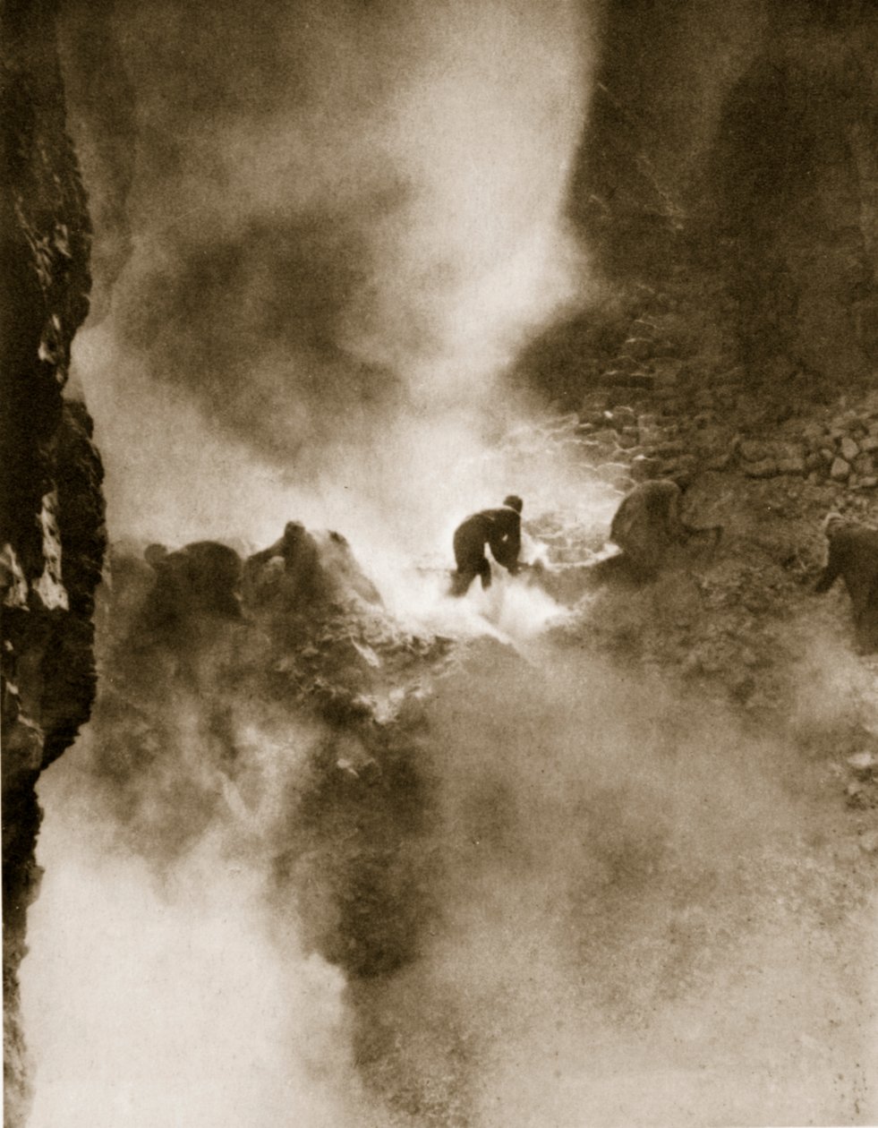 Tutanhamon sírjánál, 1916 (fotogravír) alkotó: Lord George Carnarvon
