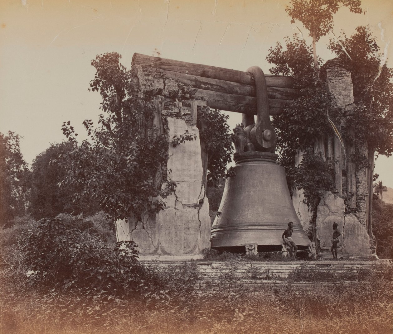 Big Bell, Mandalay, Burma alkotó: Lord Henry Rawlinson
