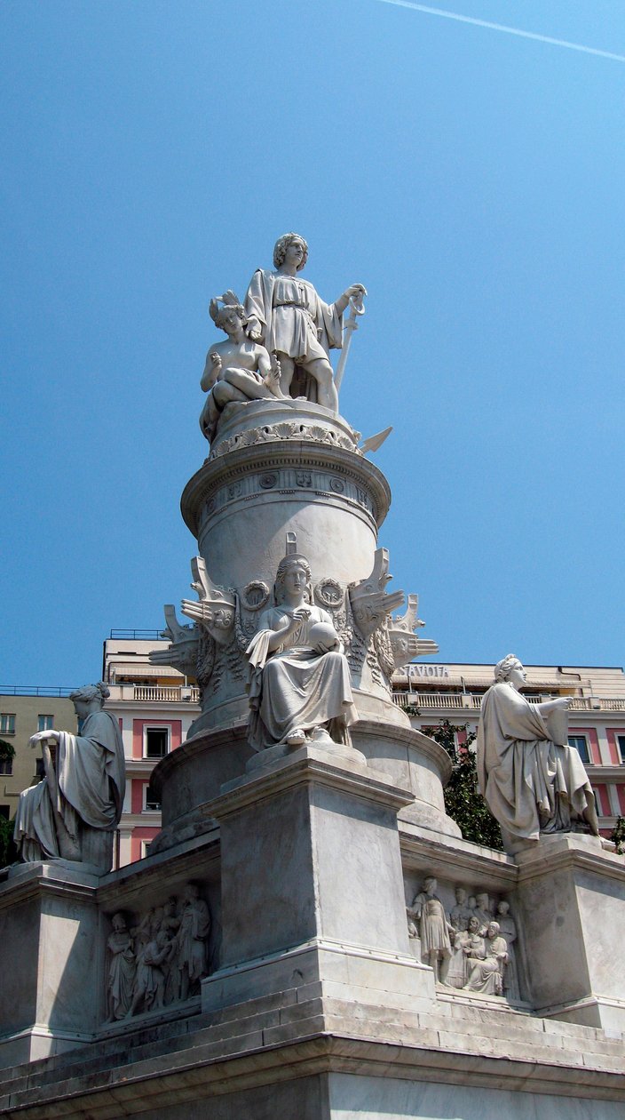 Emlékmű Kolumbusz Kristóf (Cristoforo Colombo) navigátor előtt tisztelegve. Lorenzo Bartolini (1777-1850) márványszobra. Piazza Acquaverde Genes (Genova) Olaszország alkotó: Lorenzo Bartolini