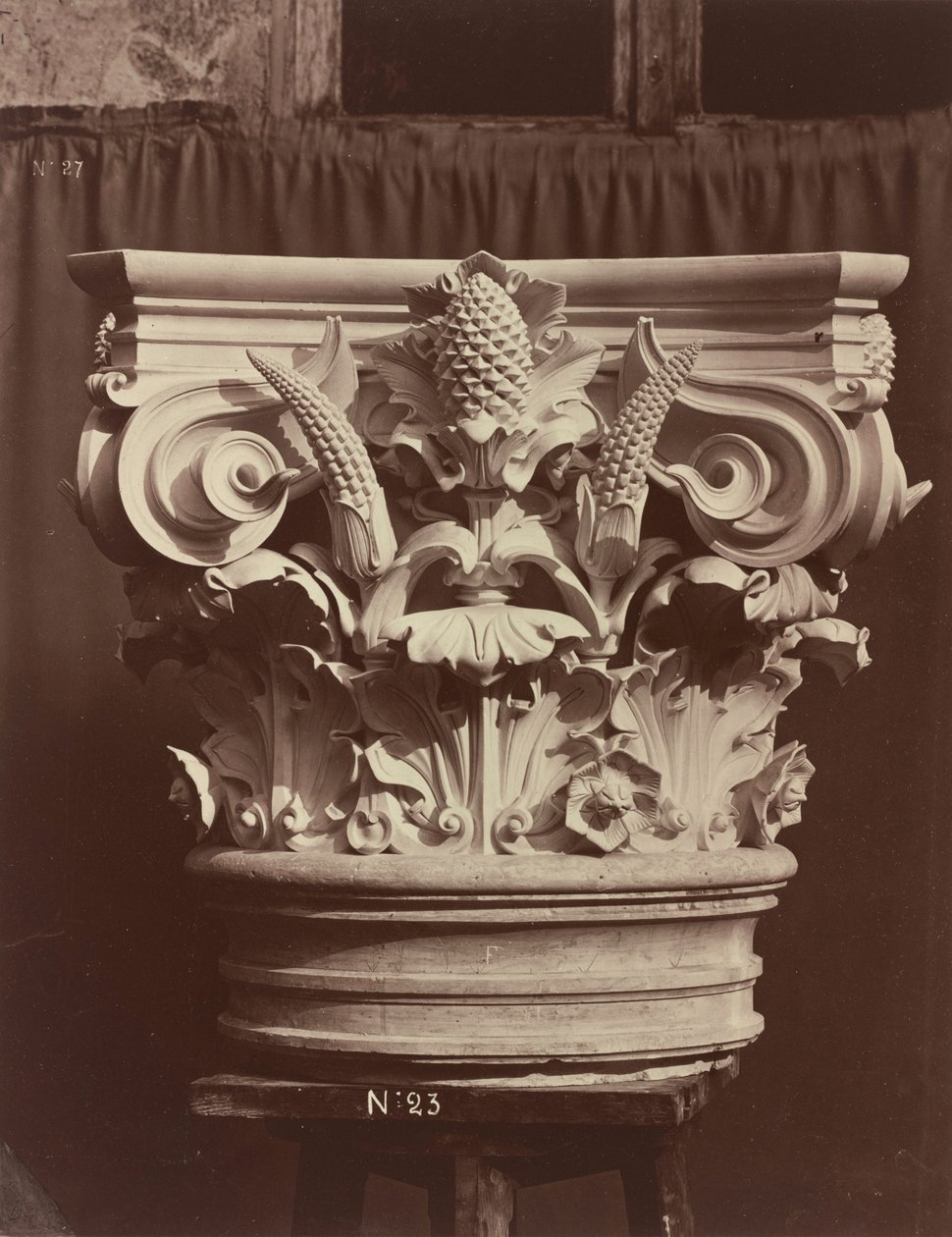 Díszítő szobor a párizsi operaházból (oszloptöredék),1865/1874 (fénykép) alkotó: Louis-Emile Durandelle