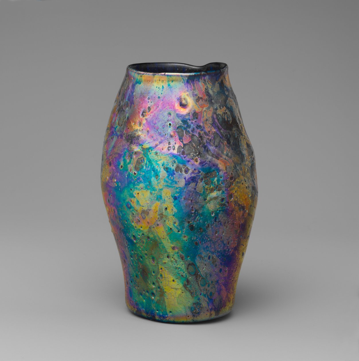 Váza alkotó: Louis Comfort Tiffany
