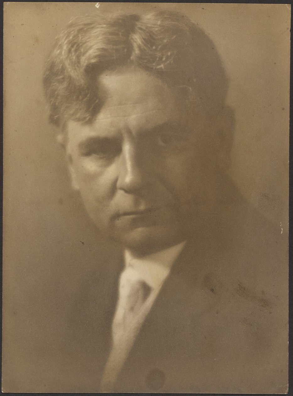 Mélyen ülő szemű férfi portréja alkotó: Louis Fleckenstein