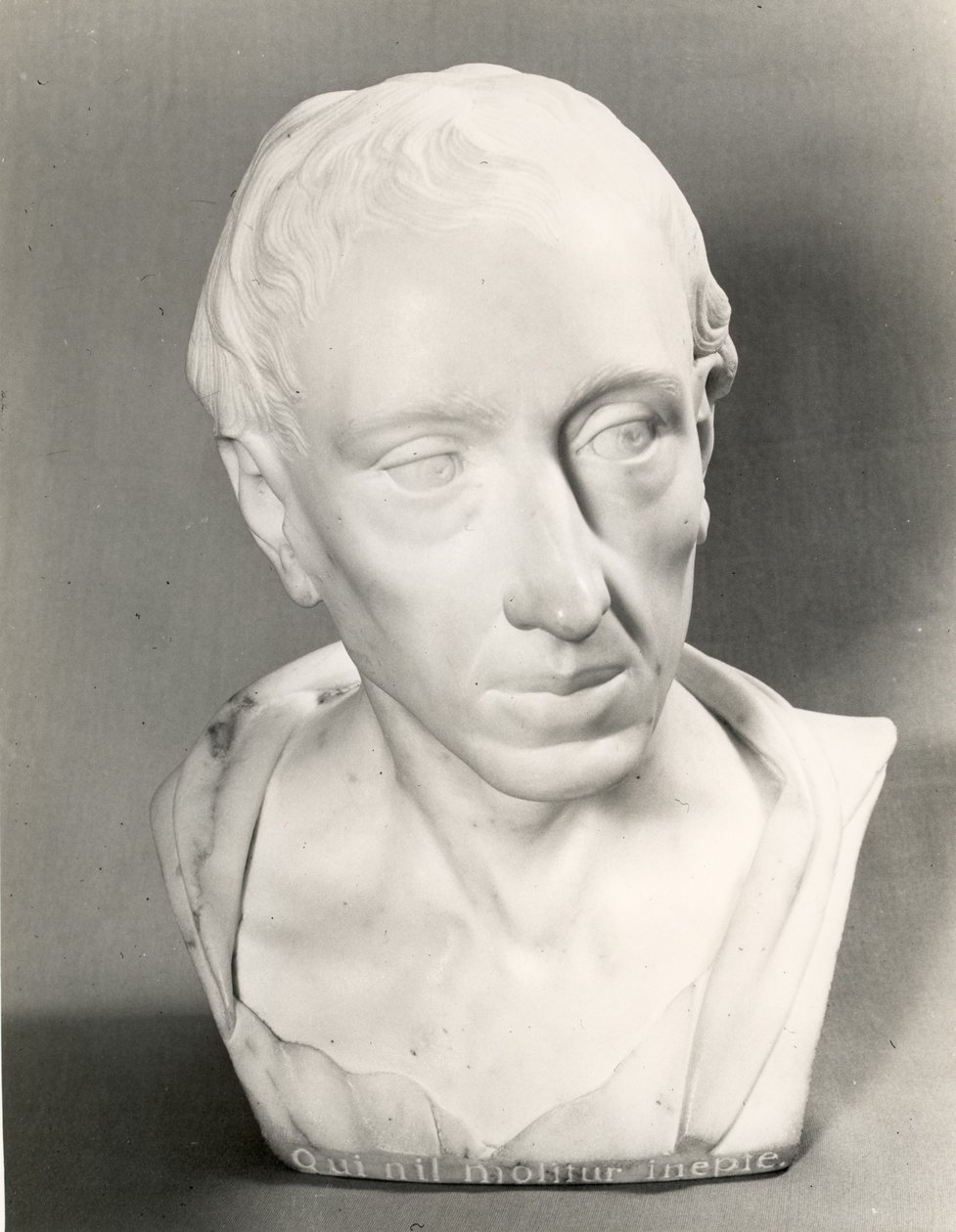 Sándor pápa mellszobra (márvány) alkotó: Louis Francois Roubillac