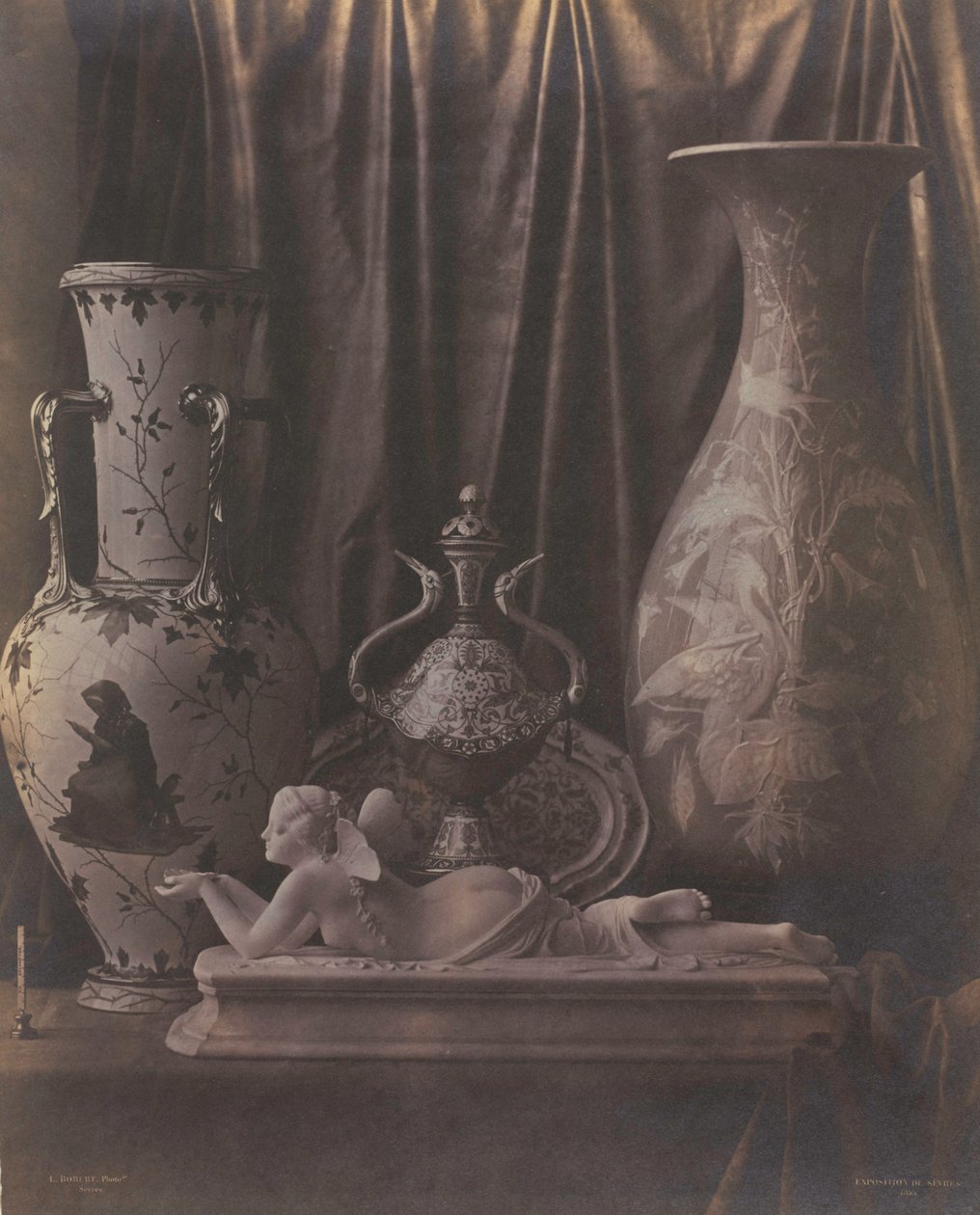 Csendélet porcelánnal alkotó: Louis Rémy Robert