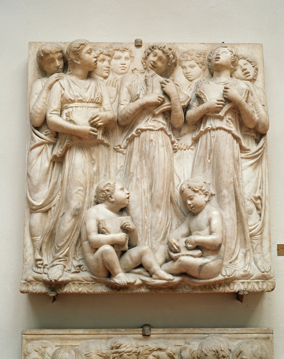Éneklő angyalok, dombormű a kantoriáról, 1432-38 körül (márvány) alkotó: Luca Della Robbia