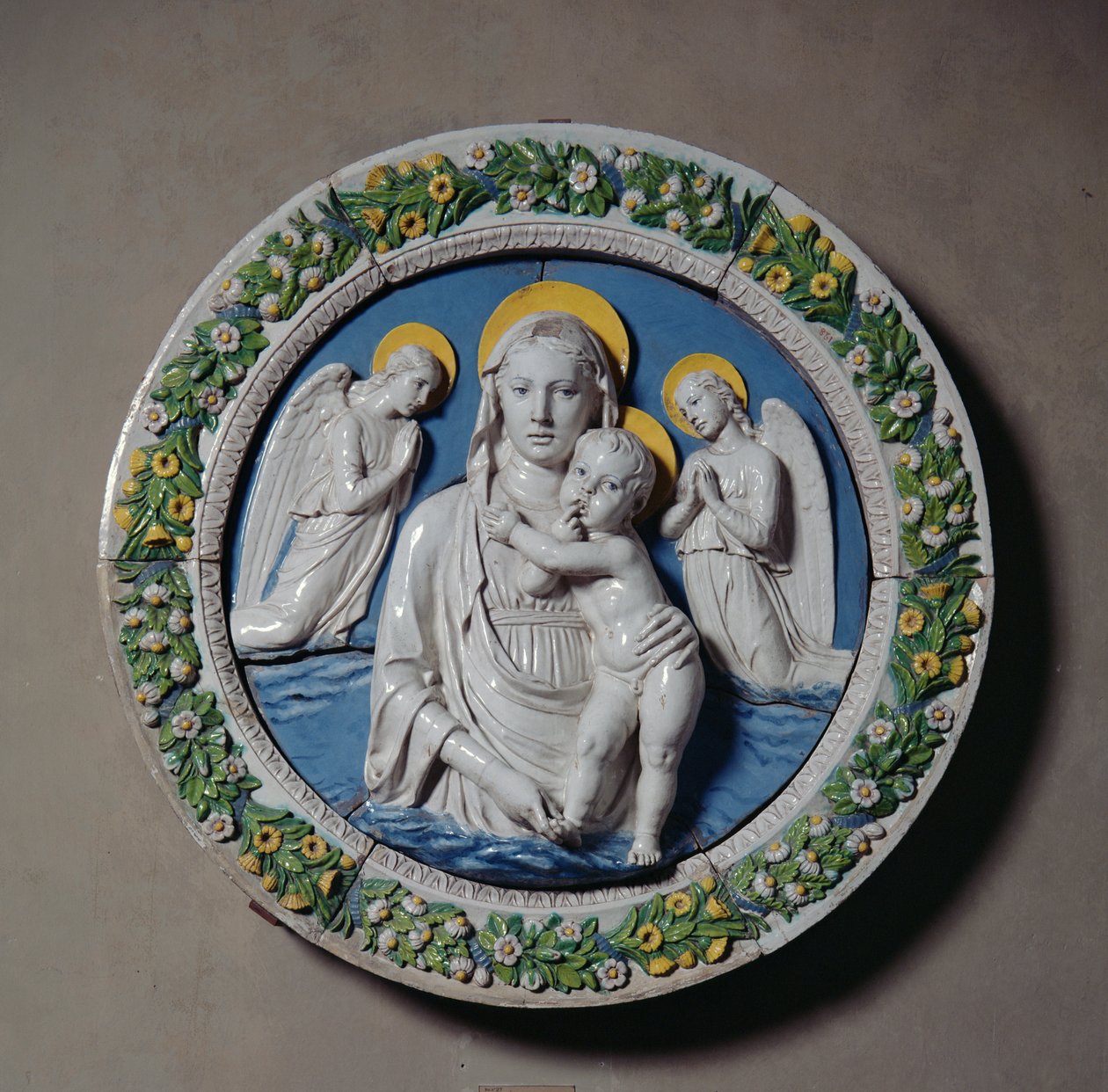 Szűzanya és gyermeke (terrakotta) alkotó: Luca Della Robbia