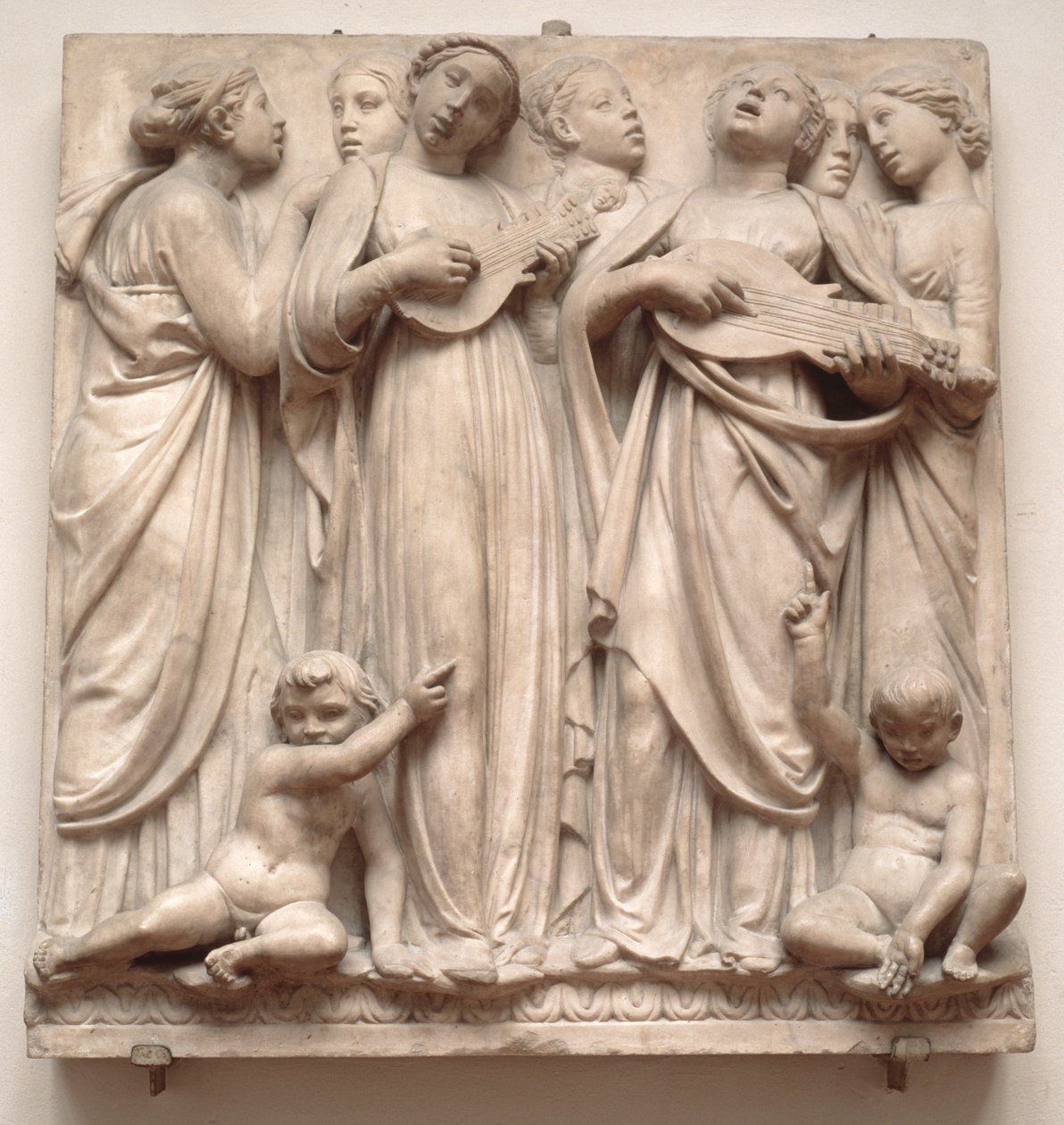 Éneklő angyalok, dombormű a kantoriáról, 1432-38 körül (márvány) alkotó: Luca Della Robbia