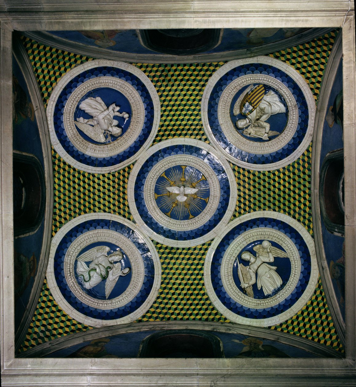 A mennyezet látképe a Szentlelket és a négy főerényt ábrázoló kerekekkel, 1460-as évek (mázas terrakotta) alkotó: Luca Della Robbia