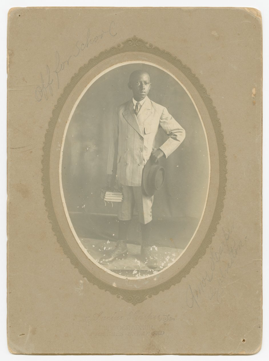 Fénykép Amos Harperről az iskolába, kb. 1910. alkotó: Lucius Harper