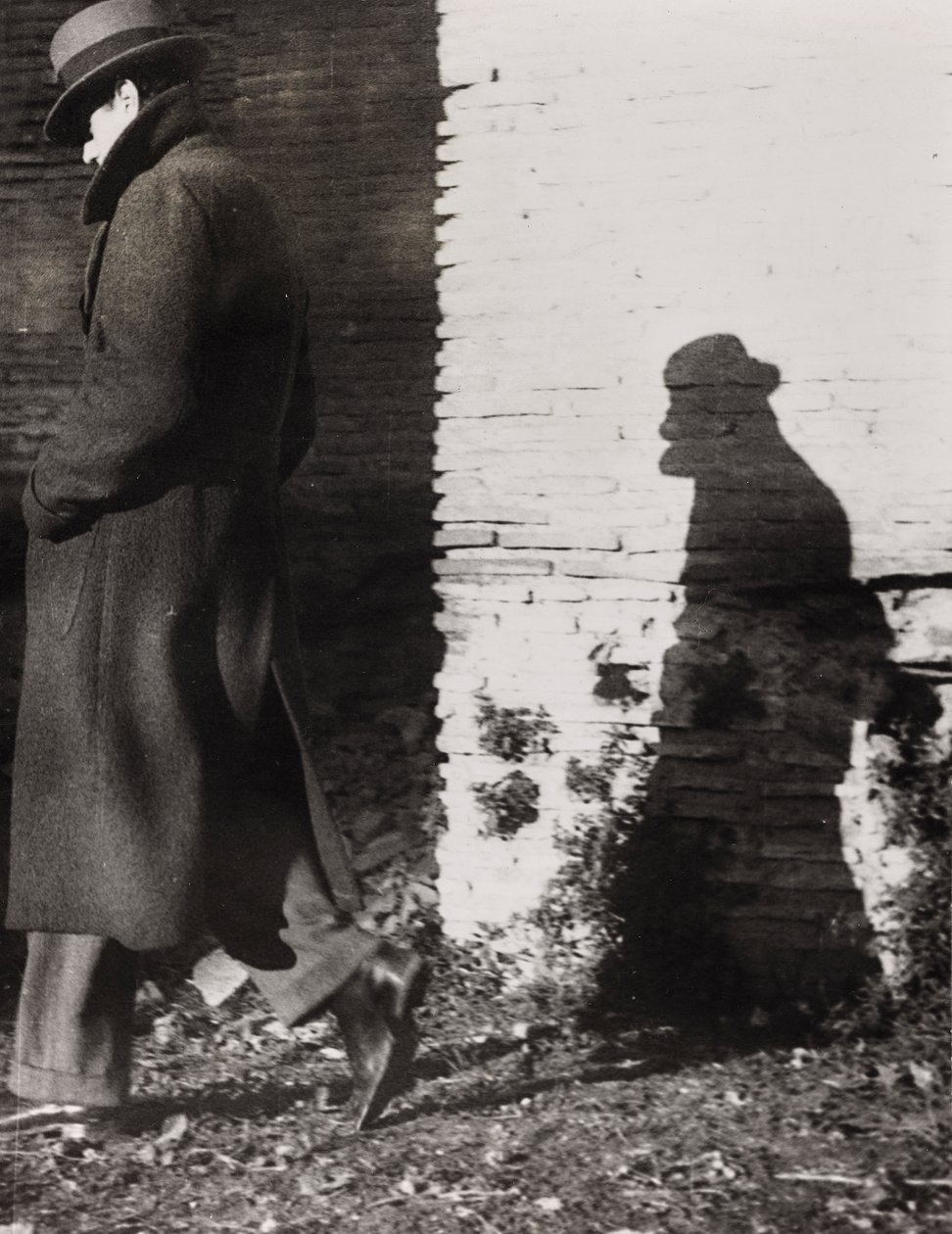 Ember árnyéka kalapos emberrel alkotó: Luigi Leoni