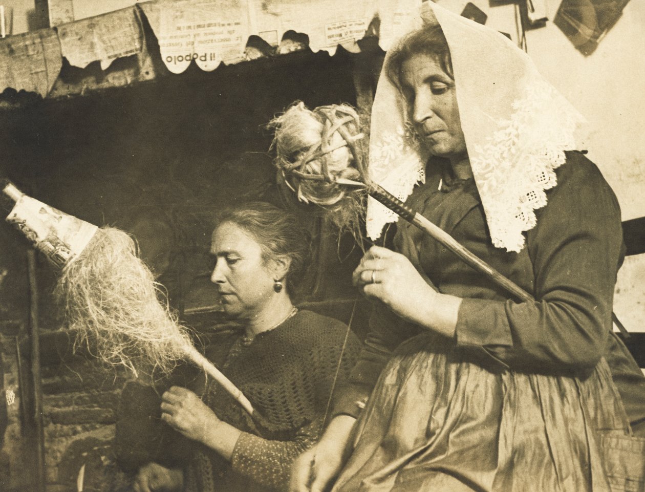 Gyapjúfonó nők alkotó: Luigi Leoni