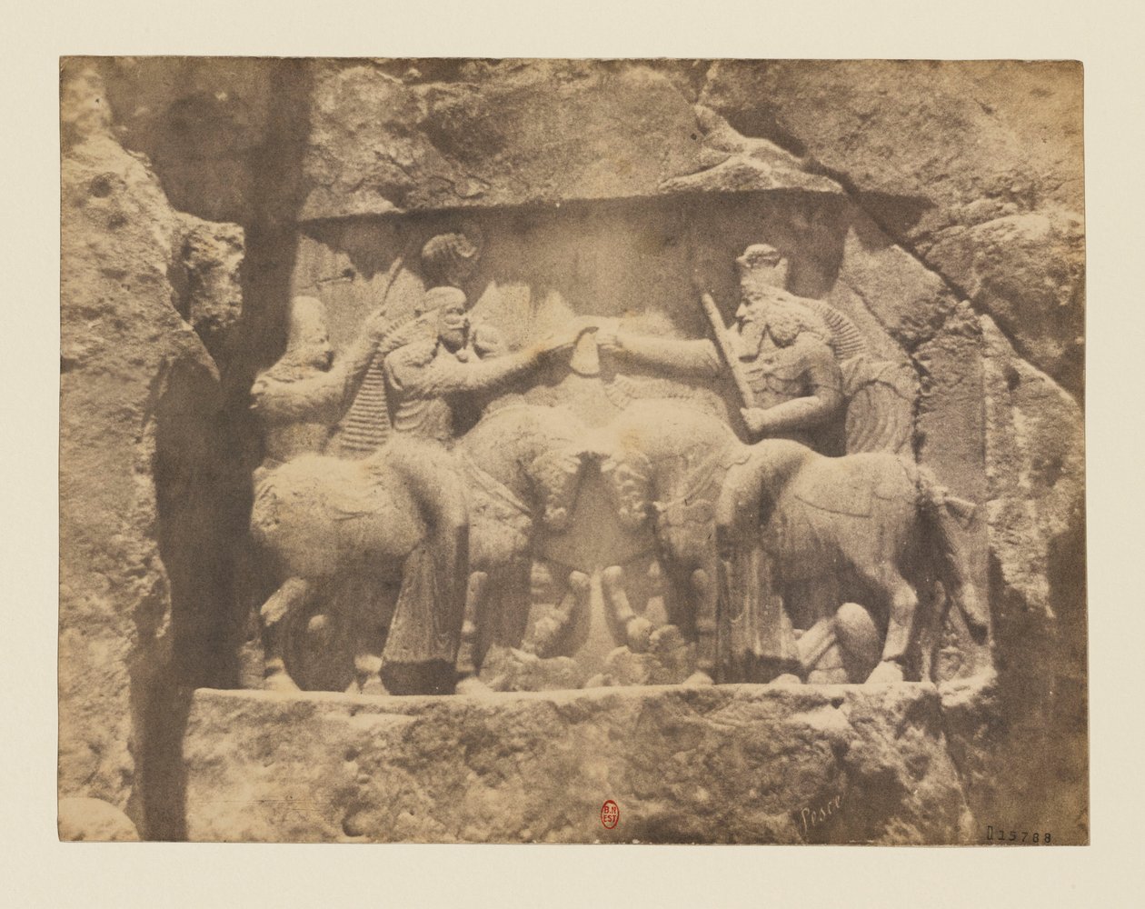 10. nézet - Naqsh-e Rostam. Szikladombormű. Ahura-Mazda isten I. Ardeshir beruházása alkotó: Luigi Pesce