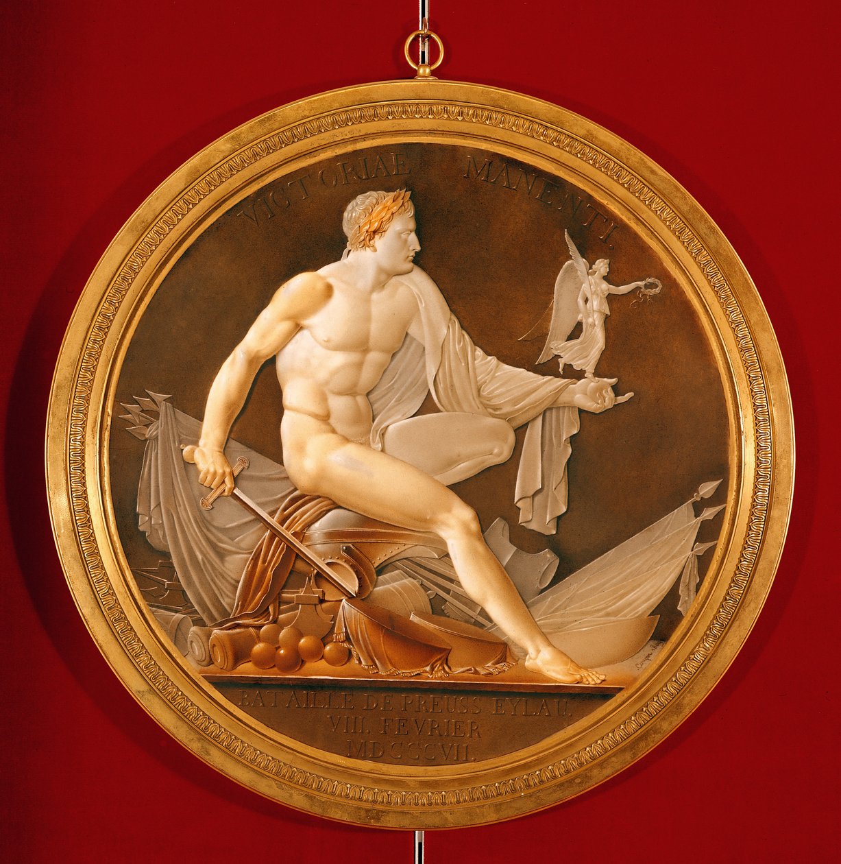 Az eylau-i csata emlékére készült kör alakú tábla, amely Napóleont ábrázolja, amint a győzelem alakját tartja, Sevres, 1809 (kerámia) alkotó: Marie Philippe Coupin de la Couperin