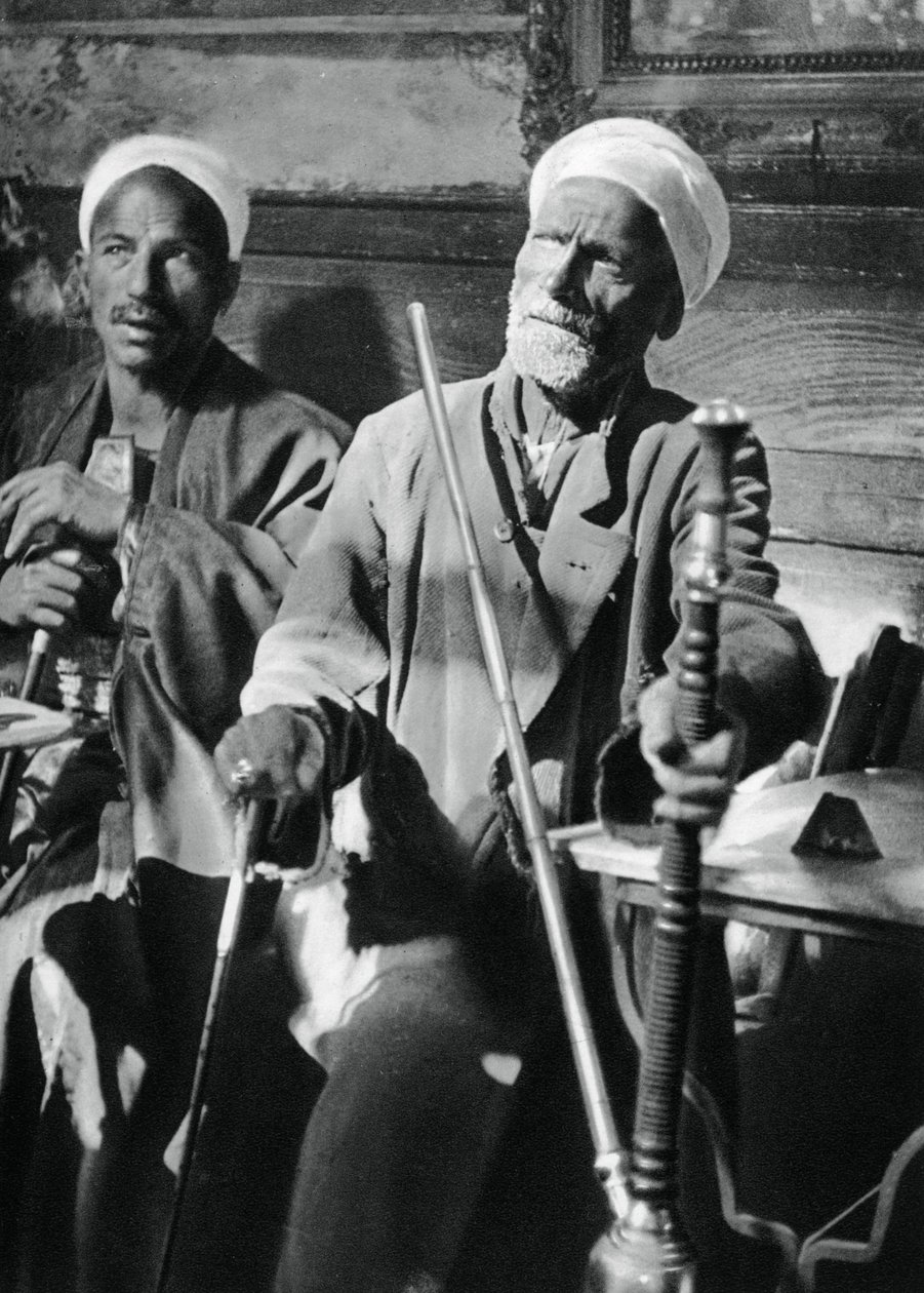 Füstölni a narghileh-t, Kairó, 1937 alkotó: Martin Hurlimann