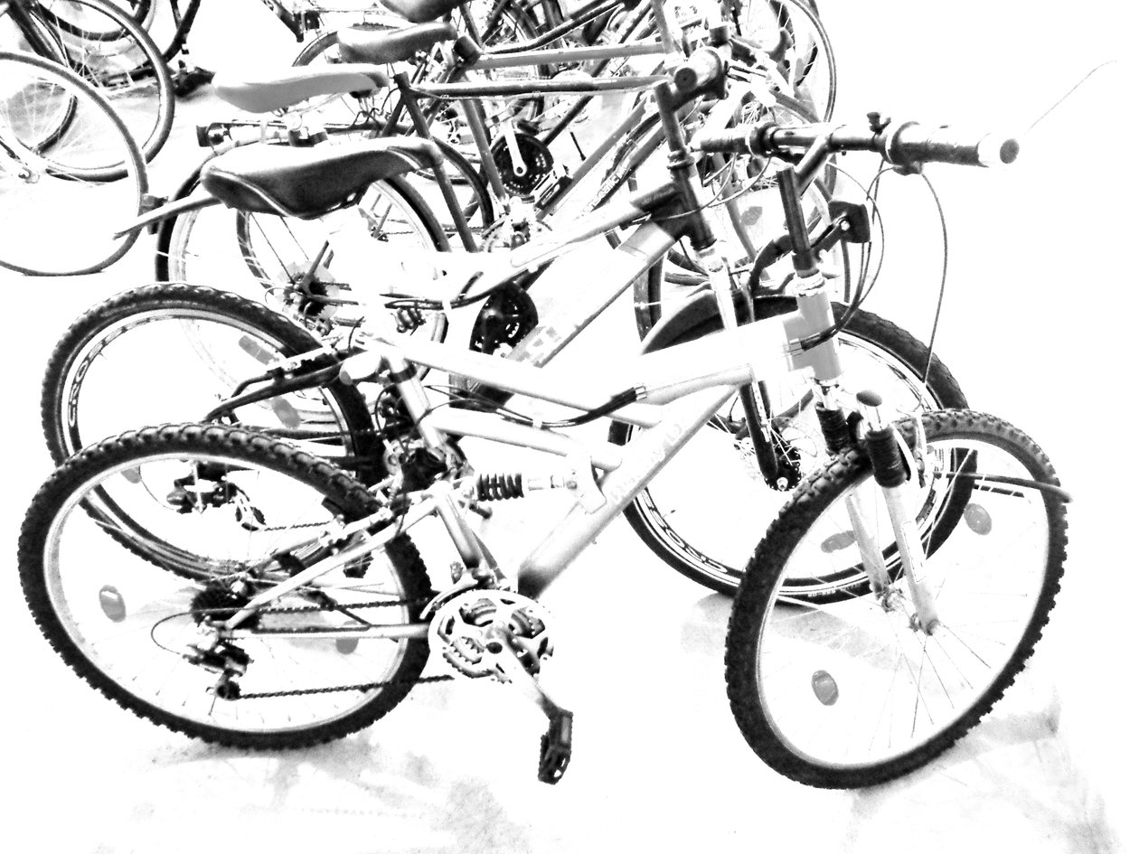 Fahrräder alkotó: Martina Konitzky