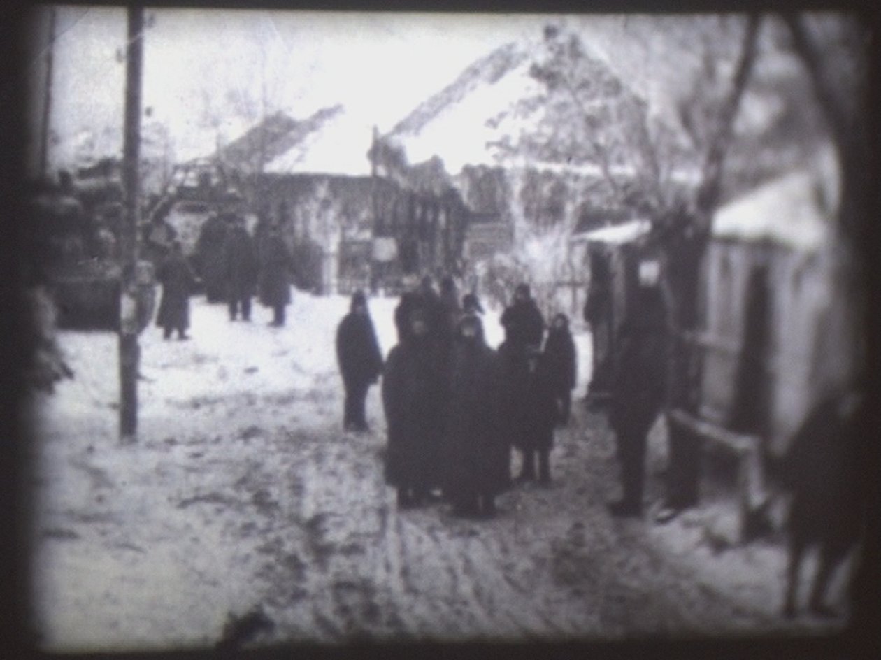 Barbarossa, 2002 (videoprojektor és szimulált diavetítő) alkotó: Mat Collishaw