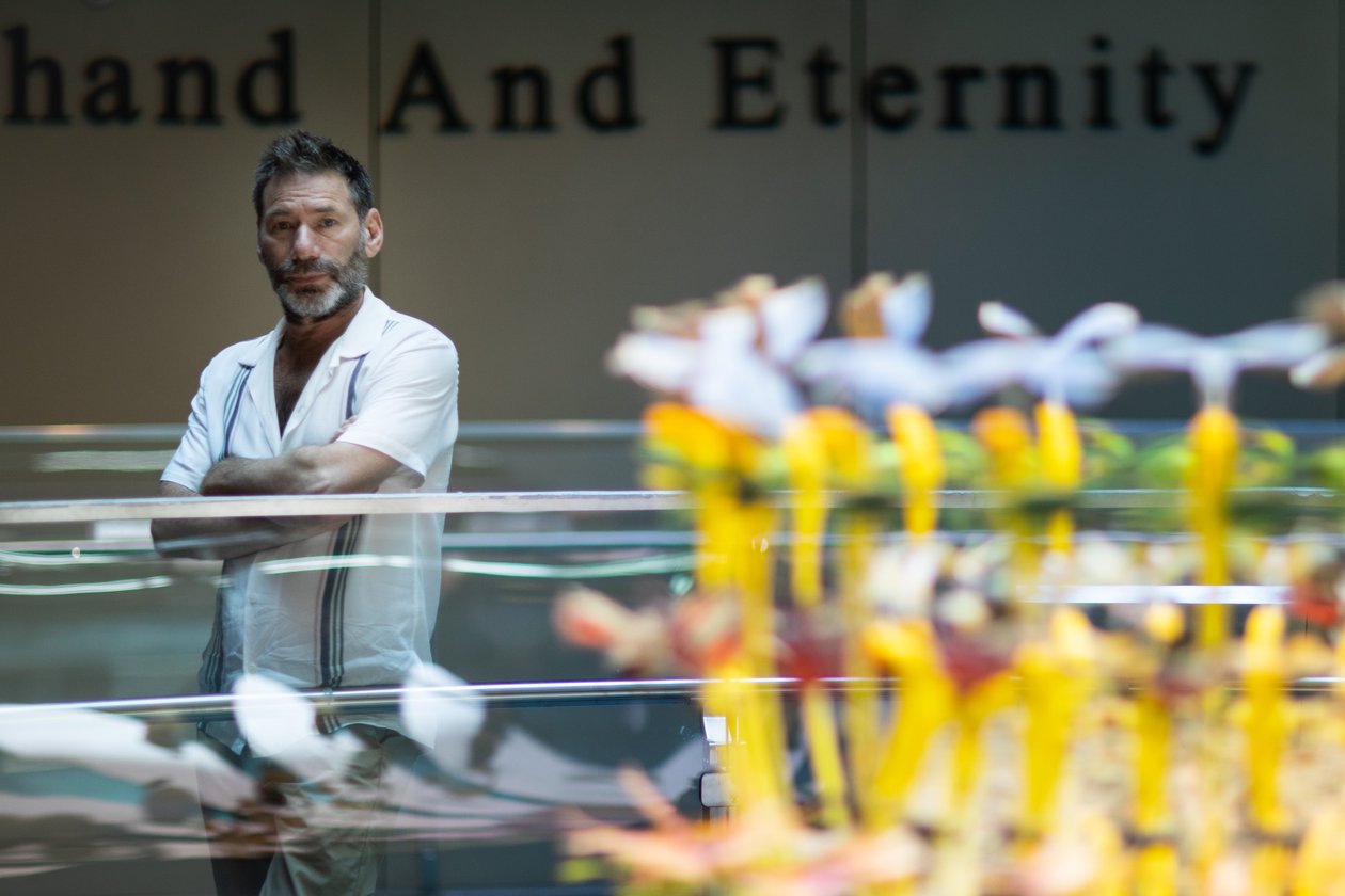 Equinox, 2021 (fénykép) alkotó: Mat Collishaw