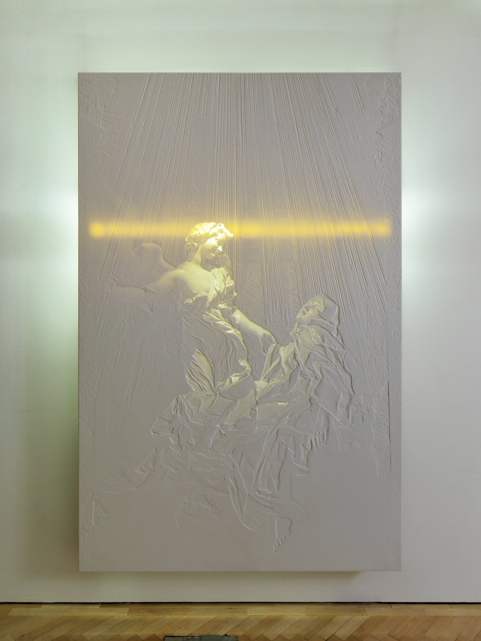 Superveillance, 2010 (korián, akril, acél, lámpák, elektromos áramkörök) alkotó: Mat Collishaw
