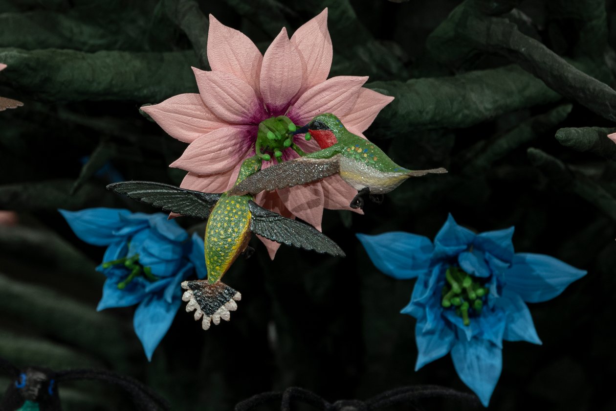 The Centrifugal Soul, 2016 (akril, alumínium, acél, LED fények, motor, elektronikus áramkörök, gyanta és festék) alkotó: Mat Collishaw