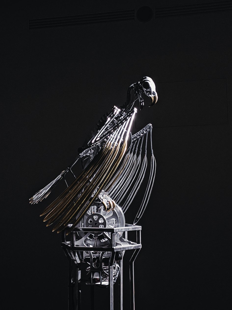 The Nerve Rack, 2019 (Acetál, akril, alumínium, sárgaréz, elektromos áramkörök, festék, PVC, gyanta, szervomotorok, acél) alkotó: Mat Collishaw