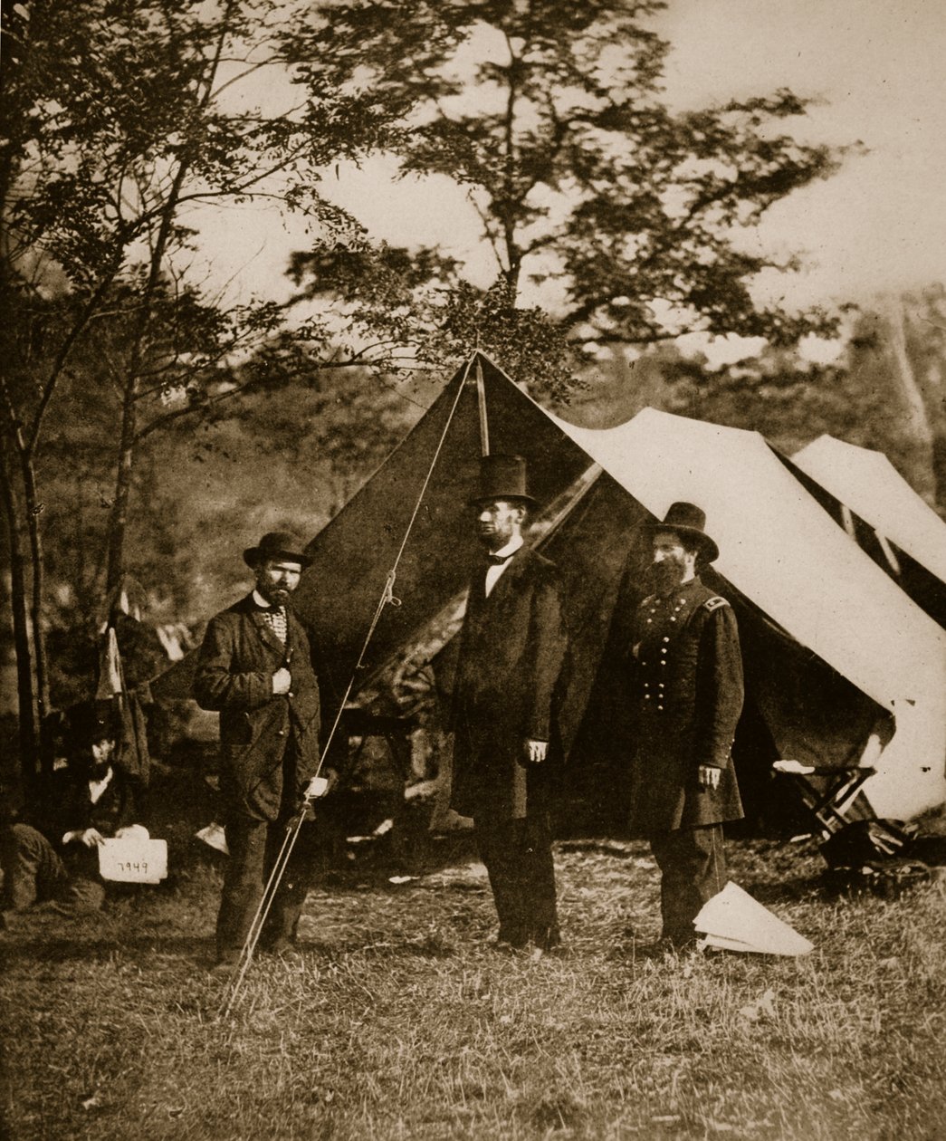 Lincoln elnök Sharpsburgban, 1862. október alkotó: Mathew B. Brady