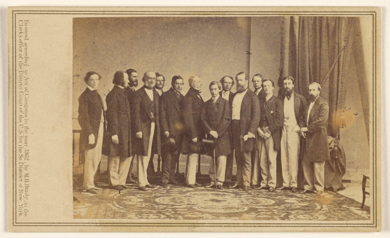 [Álló, tizennégy férfiből álló csoportkép]. alkotó: Mathew B. Brady