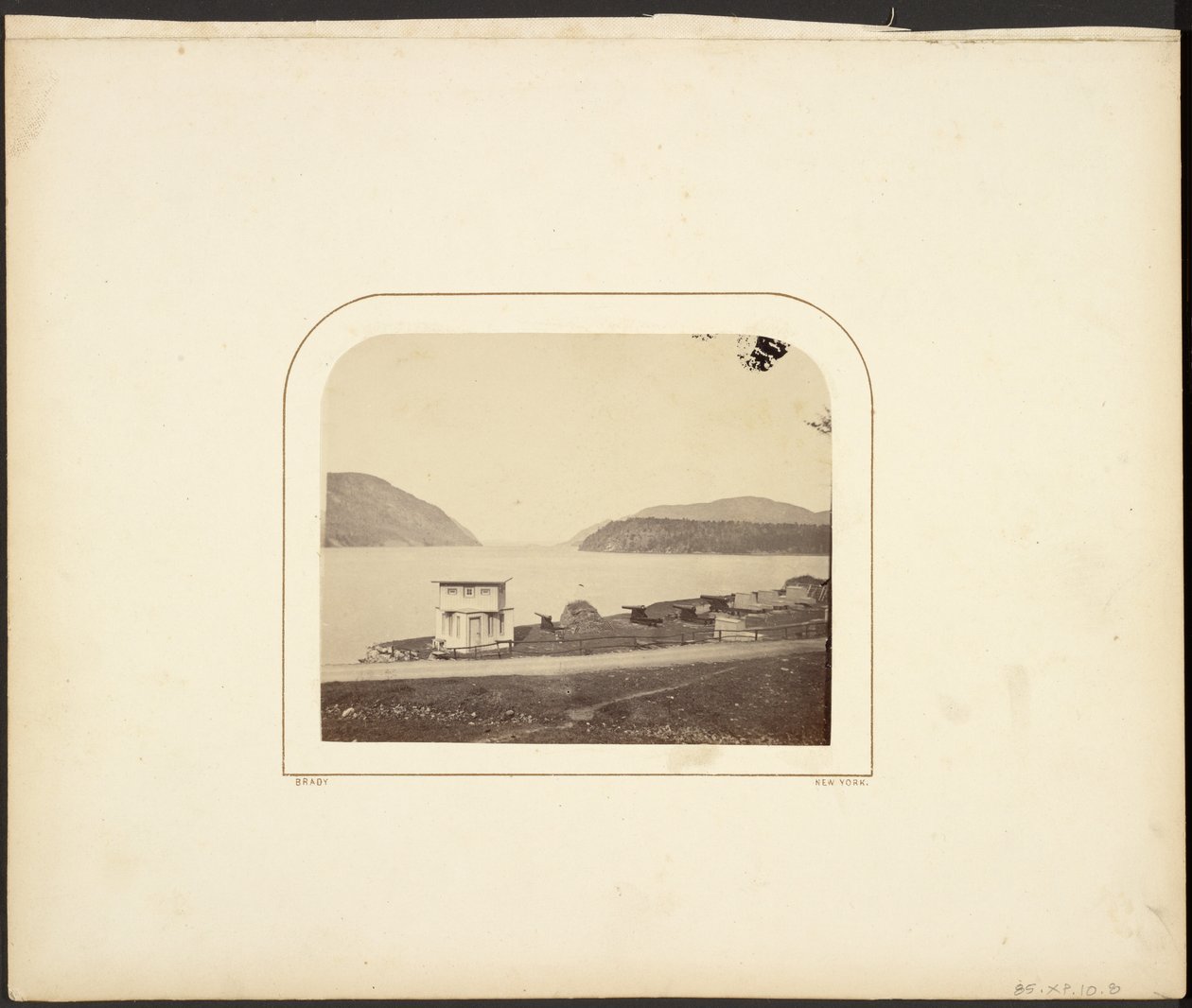[Táj ágyúkkal] alkotó: Mathew B. Brady