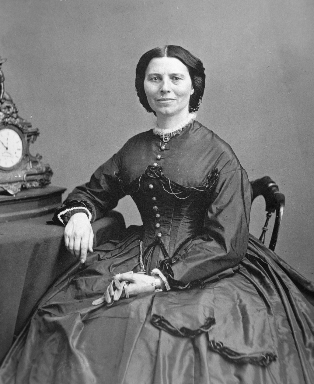 Clara Barton (1821-1912), 1865 körül (f/w fotó) alkotó: Mathew Brady