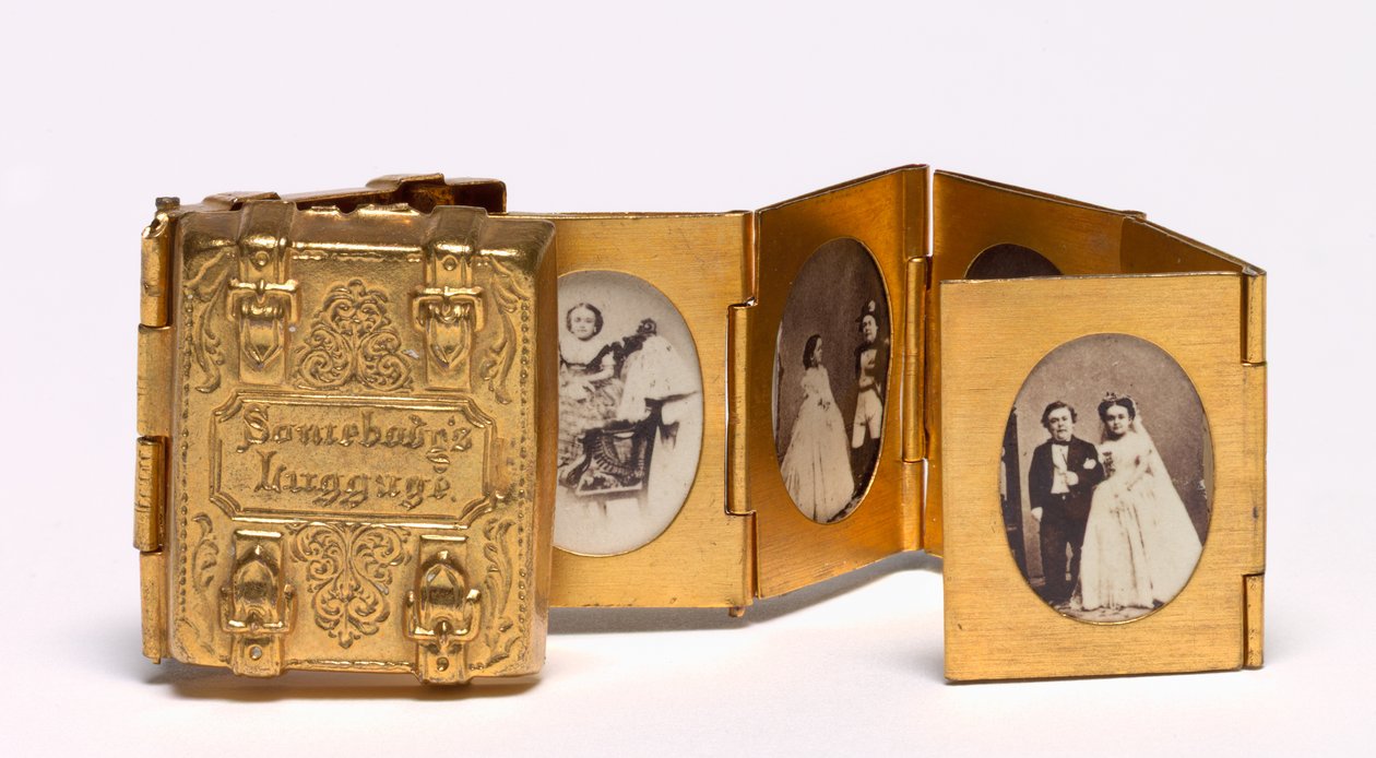 Somebodys Luggage miniatűr esküvői album Tom Thumb és Lavinia Warren c. 1863. alkotó: Mathew B. Brady