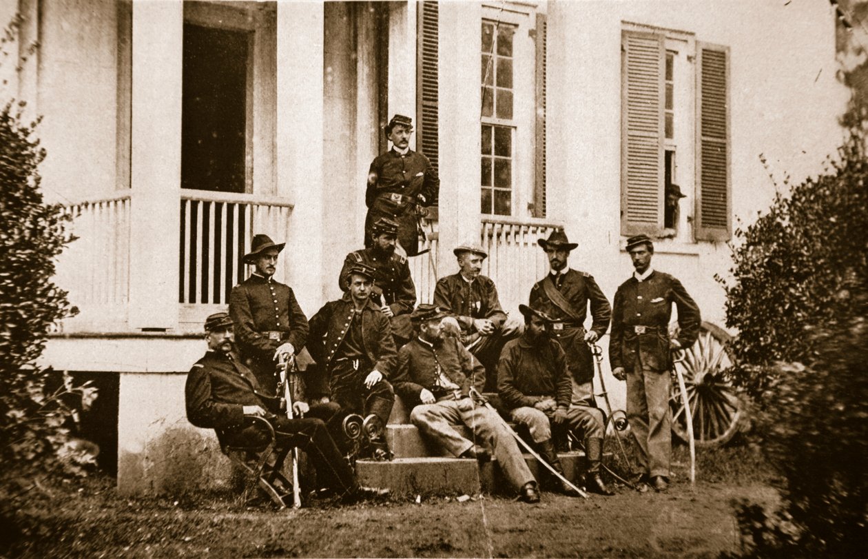A 164. New York-i önkéntesek McMahon tábornok főhadiszállásán, 1861-65 (szepia fotó) alkotó: Mathew B. Brady
