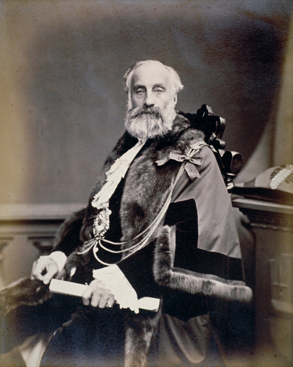 Burt úr, londoni seriff skarlátvörös ruhában, jelvényben és láncban, c1865 alkotó: Maull and Co