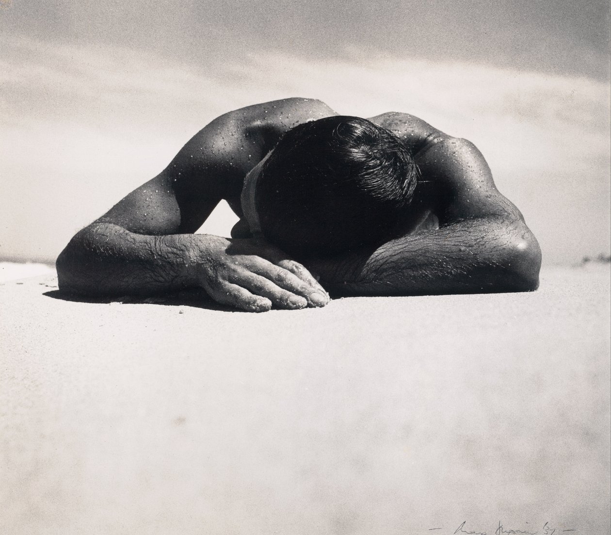 Napozó alkotó: Max Dupain