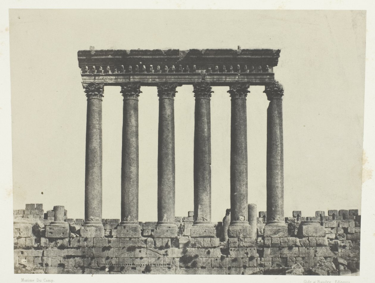 Baalbeck (Heliopolis), a Nap templomának oszlopcsarnoka; Szíria alkotó: Maxime Du Camp