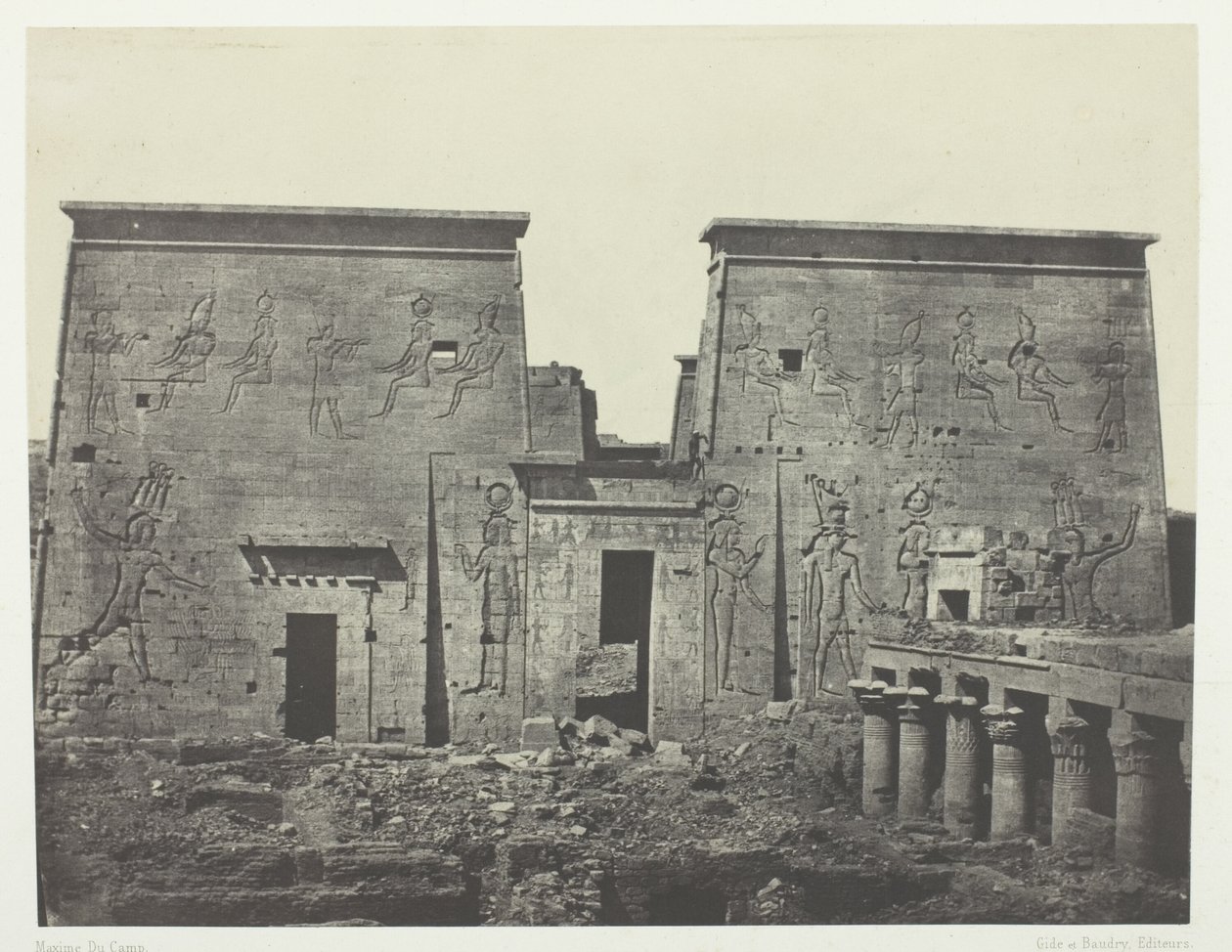 Drômos és Philônes, Isis nagy temploma Pilônesben; Núbia, 72. tábla az "Egypte, Nubie, Palestine et Syrie" albumból (1852). alkotó: Maxime Du Camp