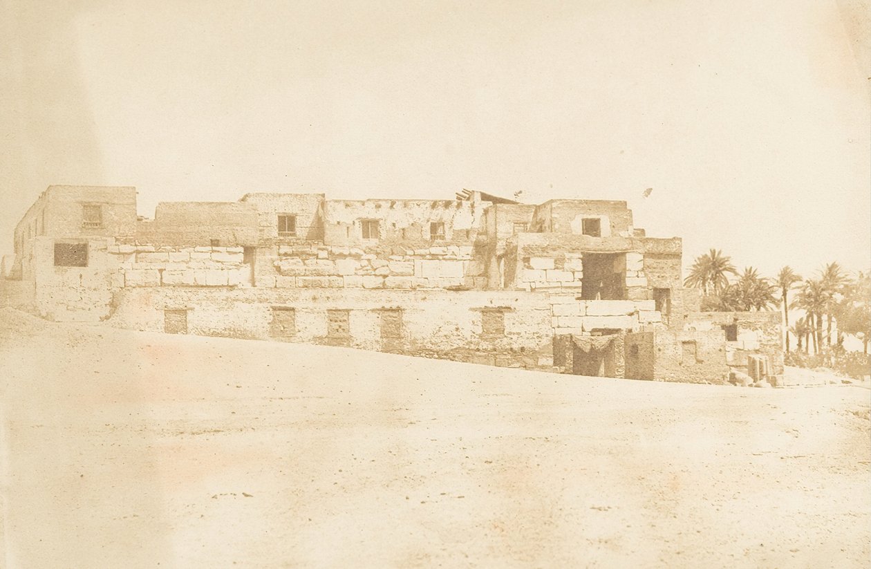 A luxori spandrel legénységének lakóháza a Palota teraszán, 1849-50. alkotó: Maxime Du Camp